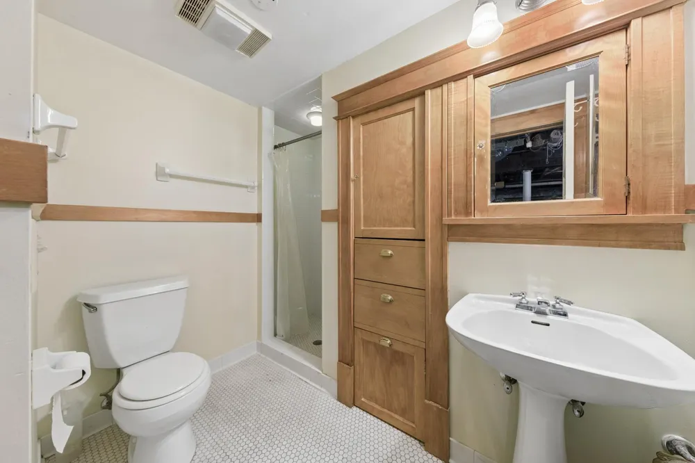 1732 Summit Ave, St Paul, MN 55105