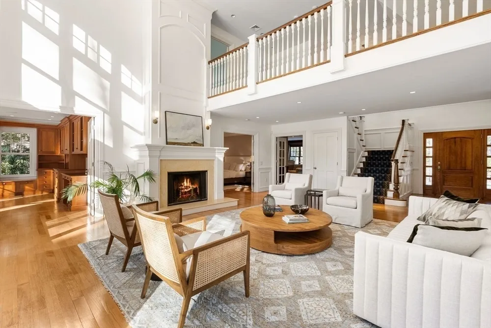 182 Winding River Rd, Wellesley, MA 02482
