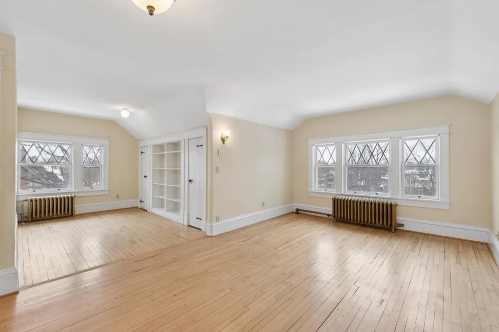 1732 Summit Ave, St Paul, MN 55105