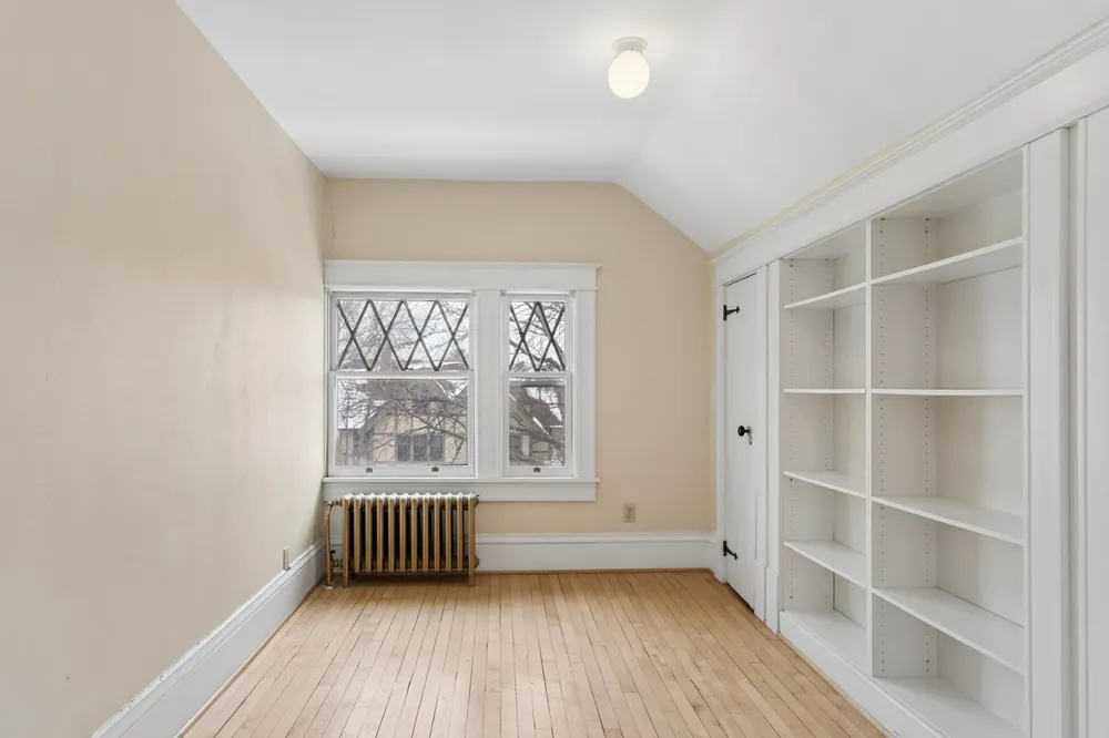 1732 Summit Ave, St Paul, MN 55105