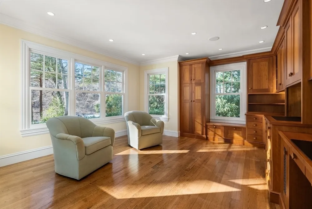 182 Winding River Rd, Wellesley, MA 02482