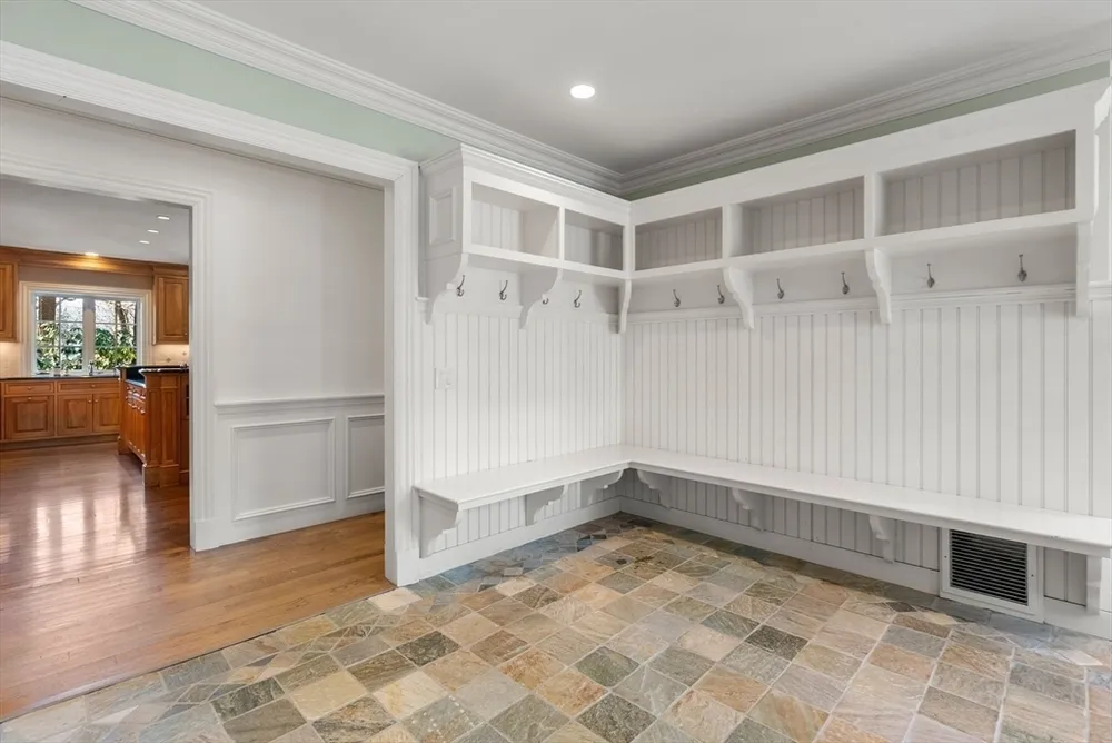 182 Winding River Rd, Wellesley, MA 02482