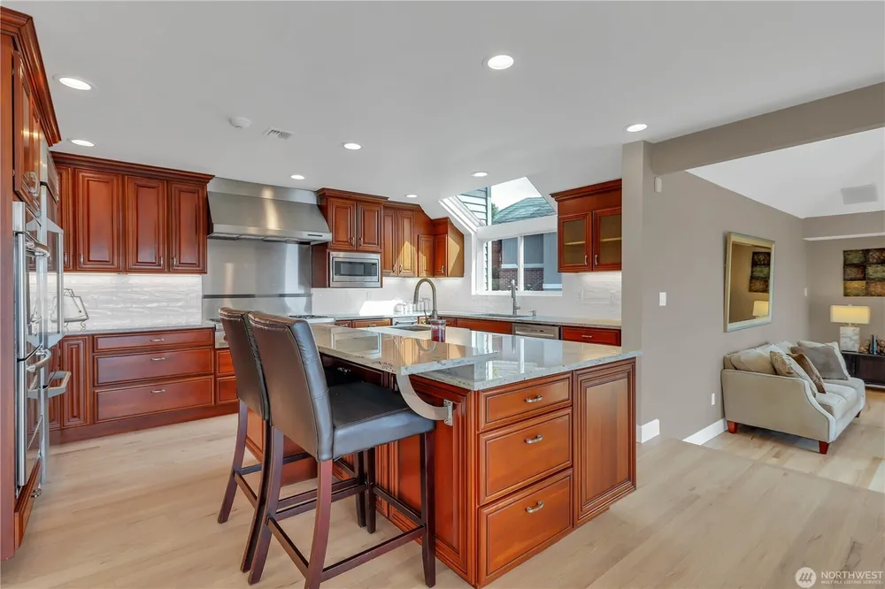 535 208th Ave NE, Sammamish, WA 98074