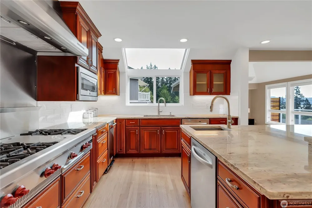 535 208th Ave NE, Sammamish, WA 98074