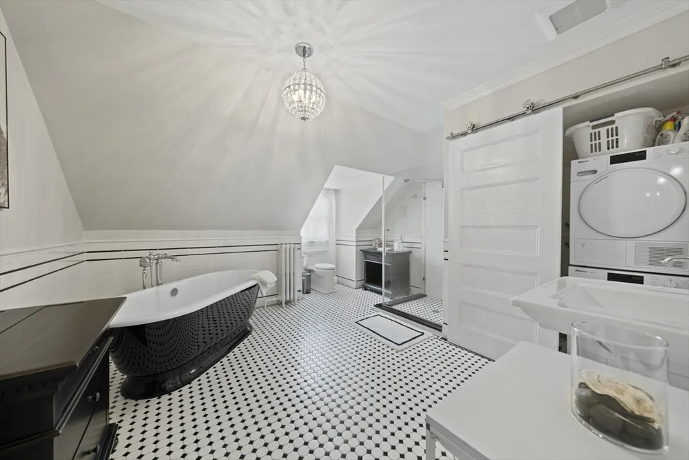 2 Florence St, Boston, MA 02131