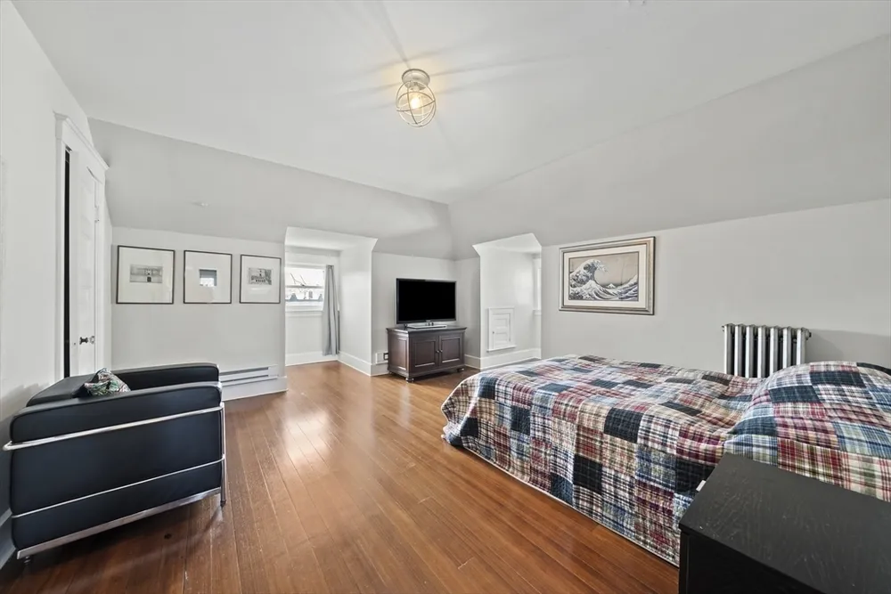 2 Florence St, Boston, MA 02131