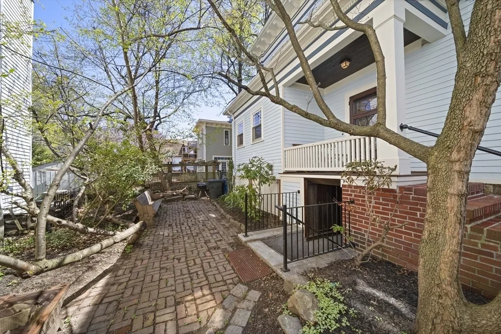 2 Florence St, Boston, MA 02131