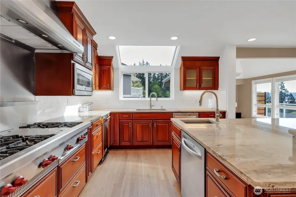 535 208th Ave NE, Sammamish, WA 98074
