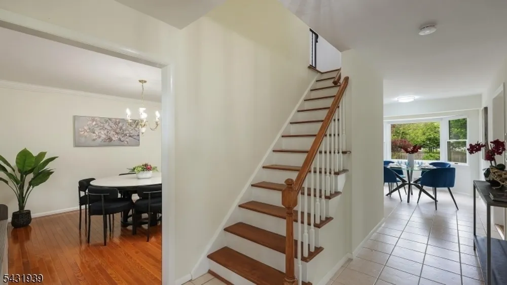 9 Starlite Ct, Westfield, NJ 07090