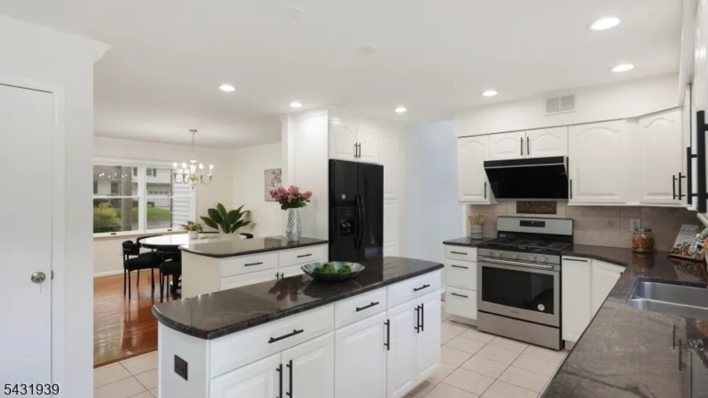 9 Starlite Ct, Westfield, NJ 07090