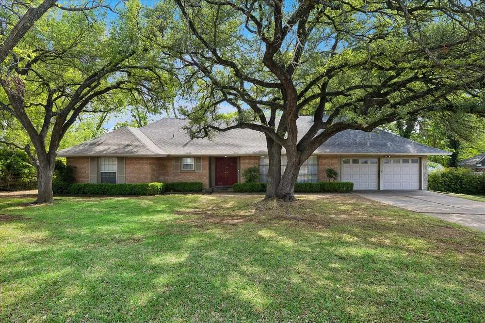 3713 Kimberly Ln, Fort Worth, TX 76133-2018