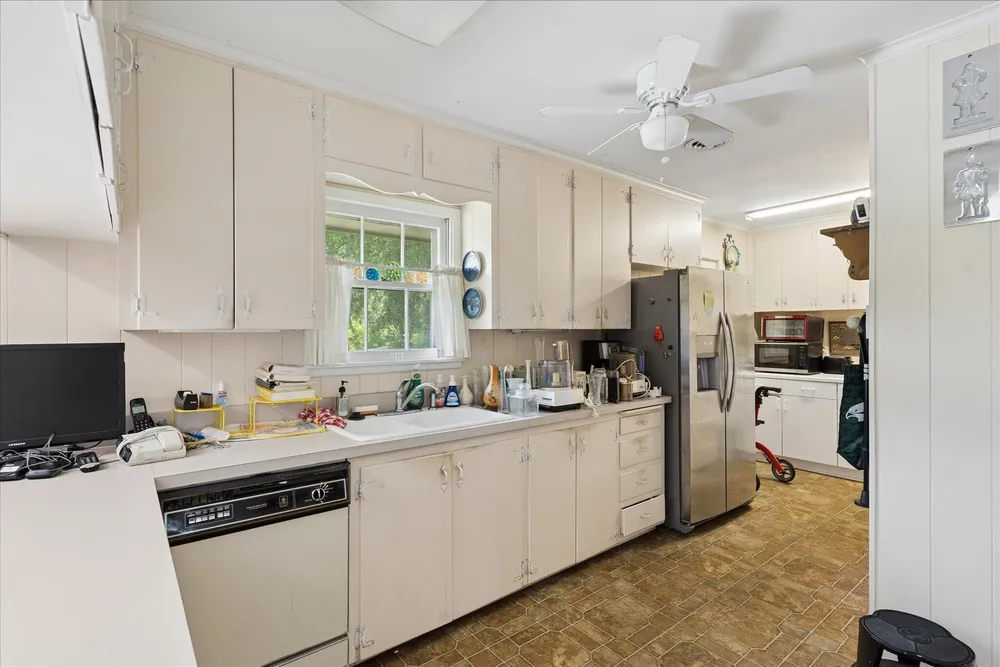 3713 Kimberly Ln, Fort Worth, TX 76133-2018