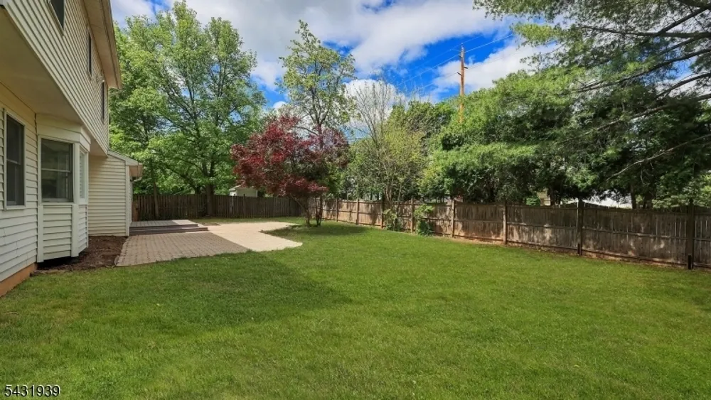 9 Starlite Ct, Westfield, NJ 07090
