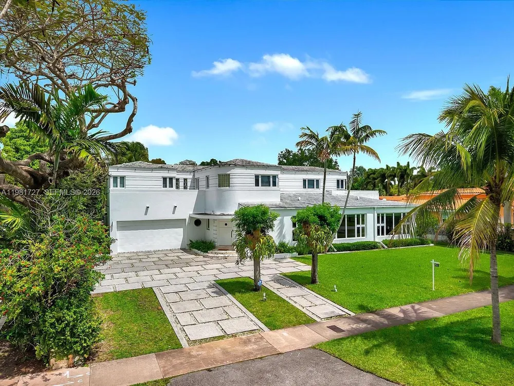 1021 N Greenway Dr, Coral Gables, FL 33134
