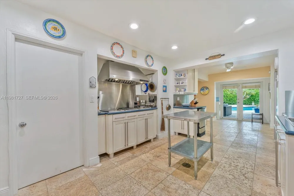 1021 N Greenway Dr, Coral Gables, FL 33134