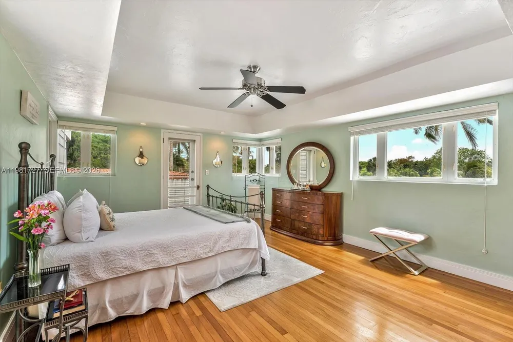 1021 N Greenway Dr, Coral Gables, FL 33134