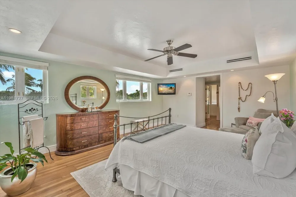 1021 N Greenway Dr, Coral Gables, FL 33134