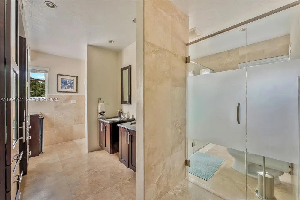 1021 N Greenway Dr, Coral Gables, FL 33134