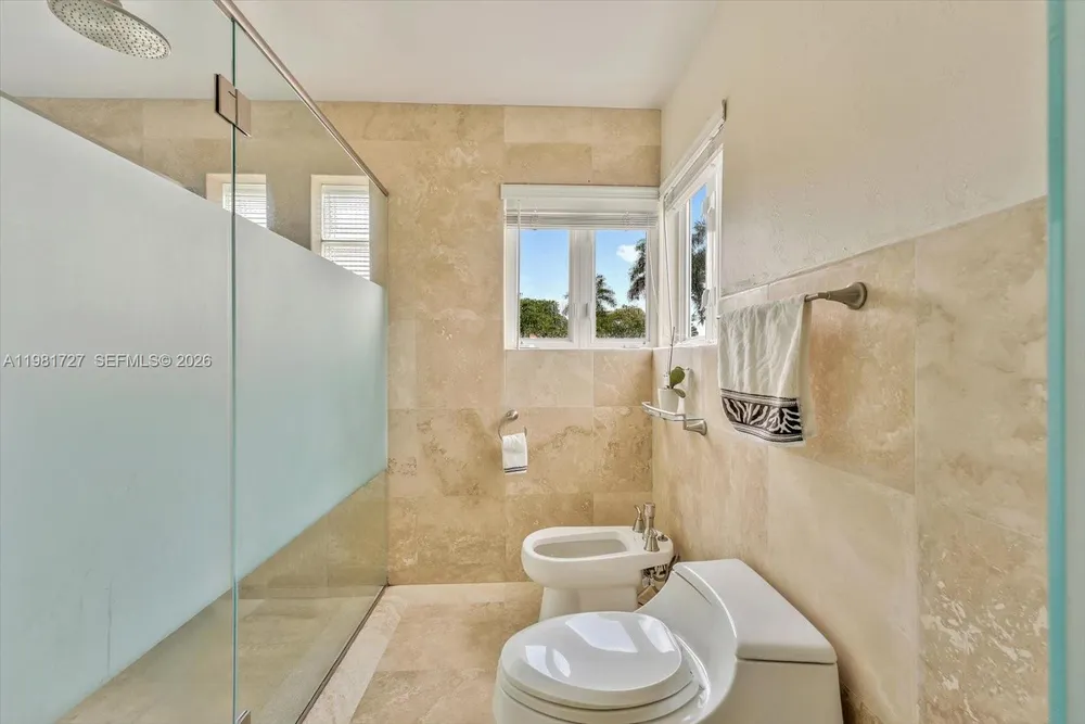1021 N Greenway Dr, Coral Gables, FL 33134