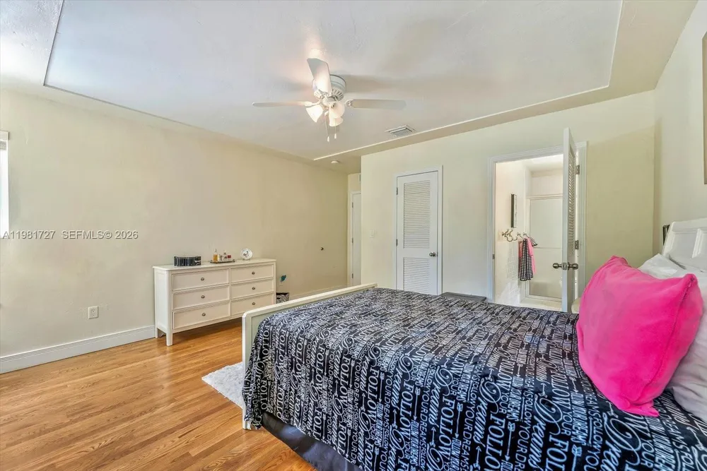 1021 N Greenway Dr, Coral Gables, FL 33134