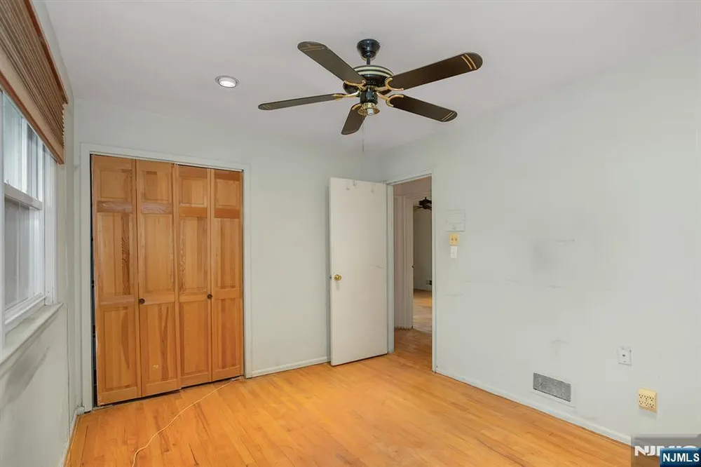 339 Beechwood Rd, Oradell, NJ 07649