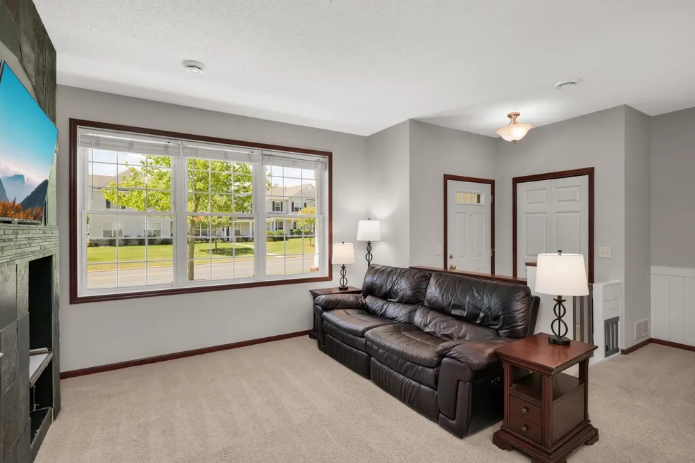 4859 Boatman Ln, Inver Grove Heights, MN 55076