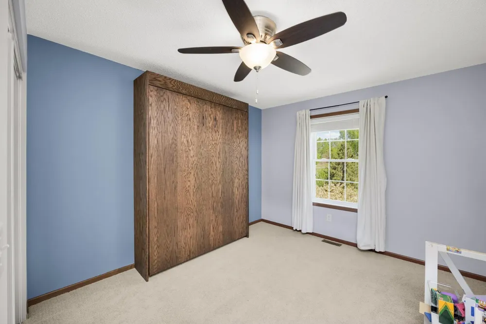 4859 Boatman Ln, Inver Grove Heights, MN 55076