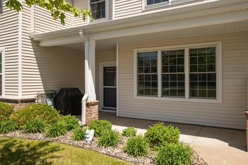 4859 Boatman Ln, Inver Grove Heights, MN 55076