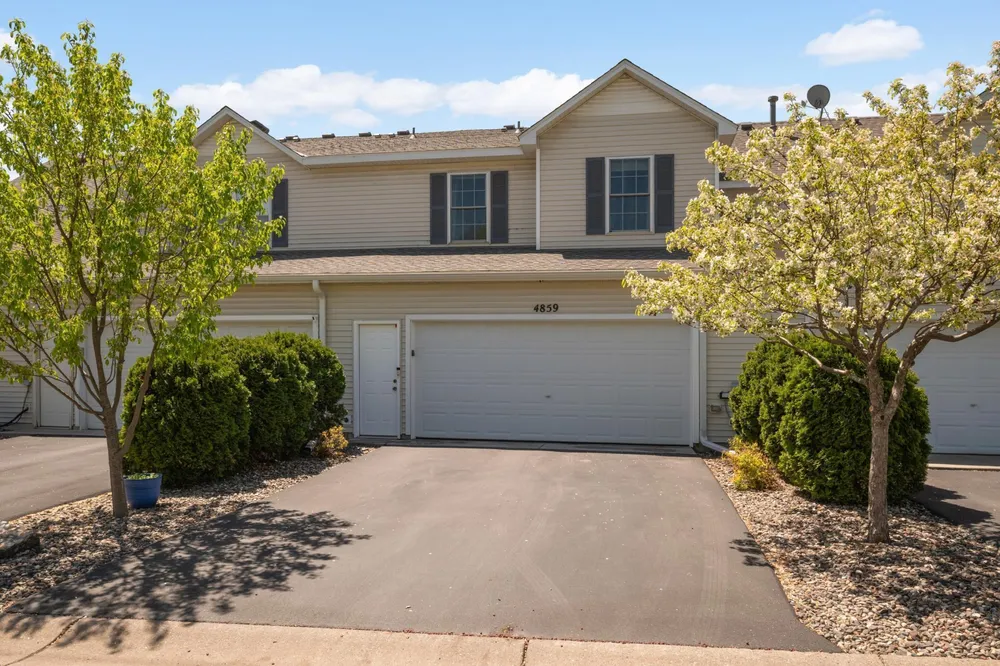 4859 Boatman Ln, Inver Grove Heights, MN 55076