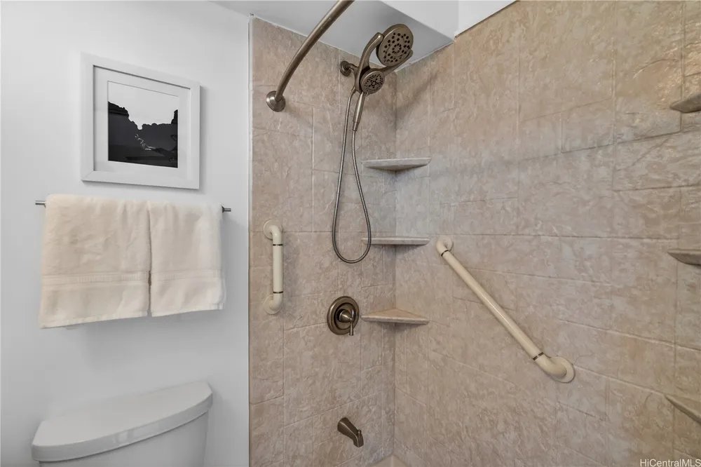 2575 Kuhio Ave, Honolulu, HI 96815