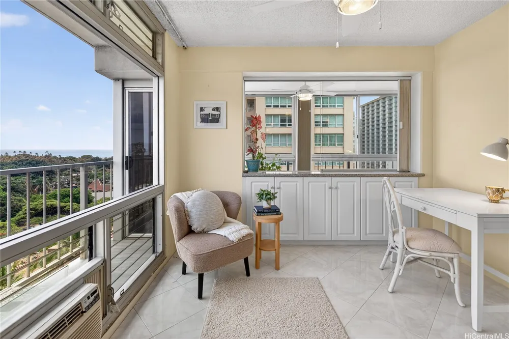 2575 Kuhio Ave, Honolulu, HI 96815