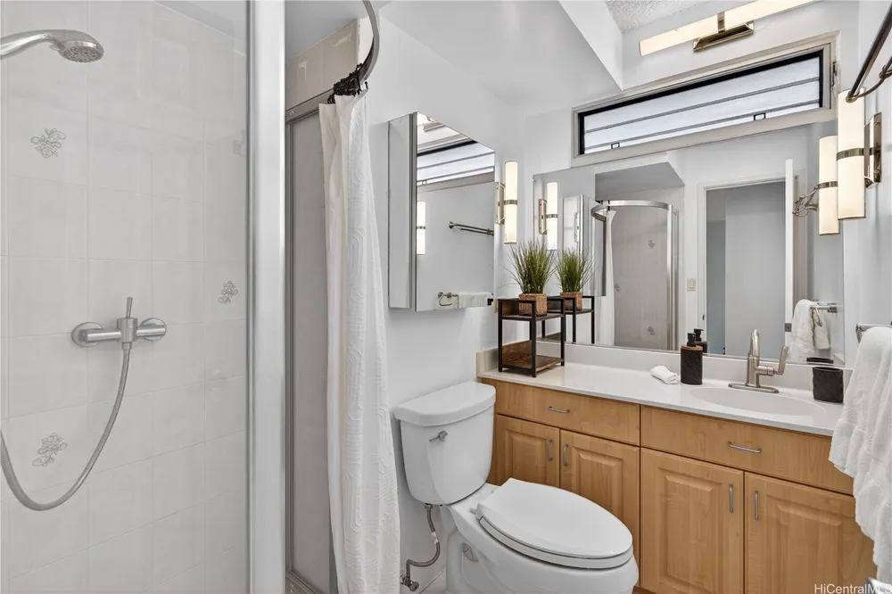 2575 Kuhio Ave, Honolulu, HI 96815