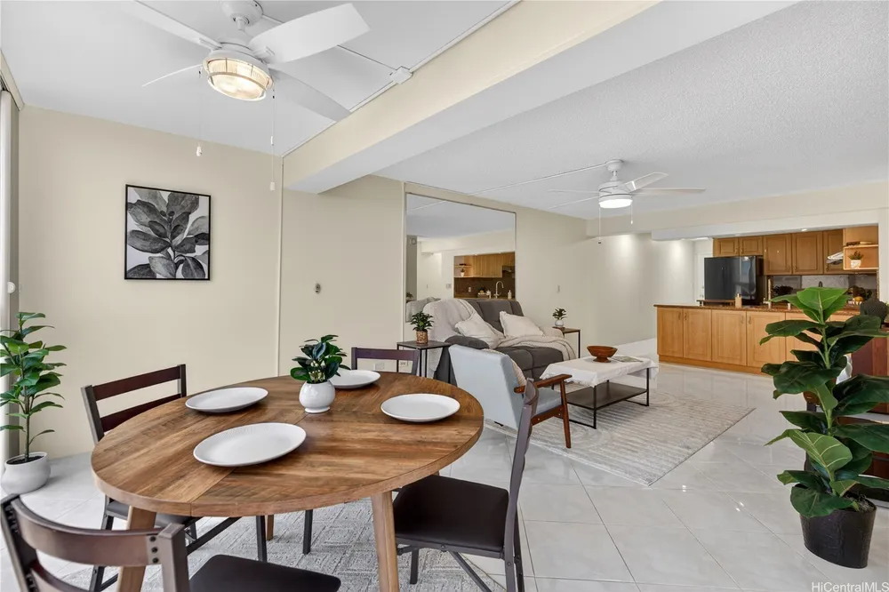 2575 Kuhio Ave, Honolulu, HI 96815