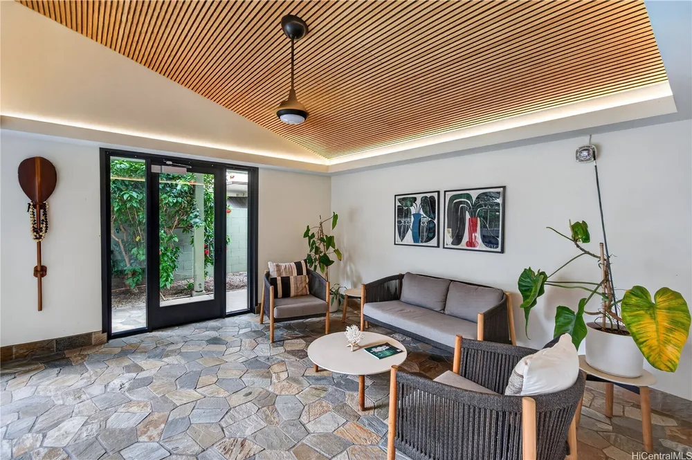 2575 Kuhio Ave, Honolulu, HI 96815