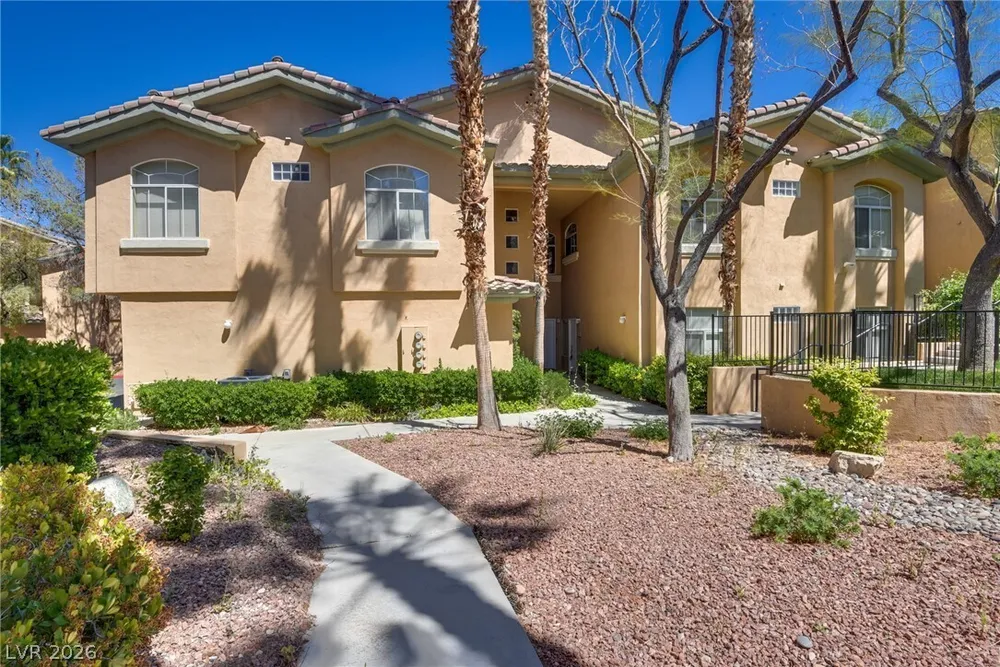 1705 Sky of Red Dr, Las Vegas, NV 89128