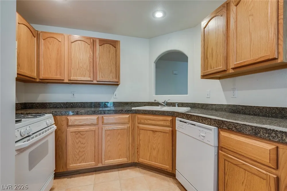 1705 Sky of Red Dr, Las Vegas, NV 89128