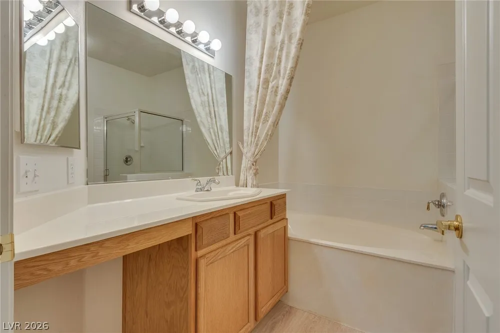 1705 Sky of Red Dr, Las Vegas, NV 89128