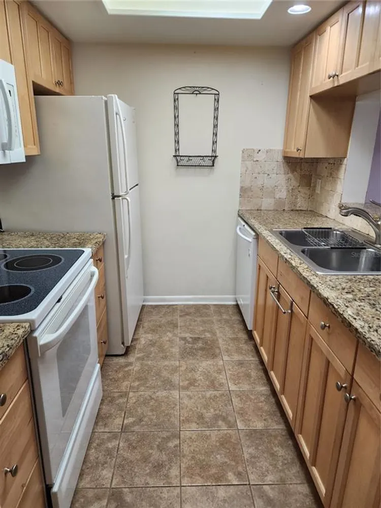 13612 S Village Dr, Tampa, FL 33618