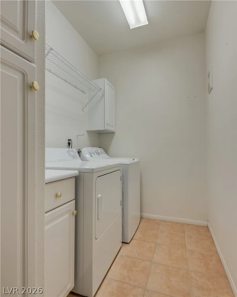 1705 Sky of Red Dr, Las Vegas, NV 89128