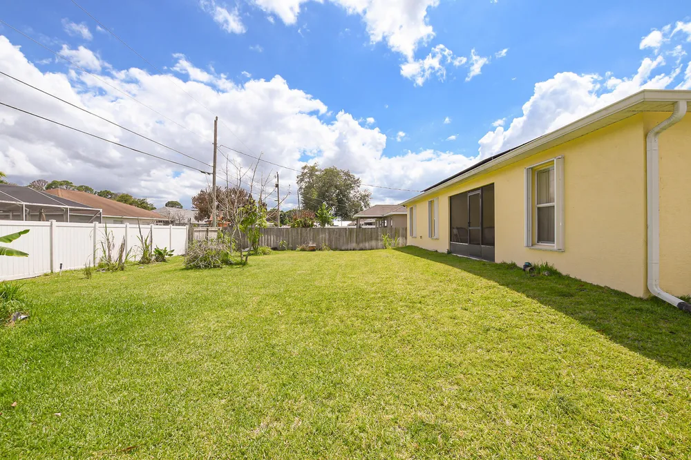 1961 SW Diamond St, Port St Lucie, FL 34953