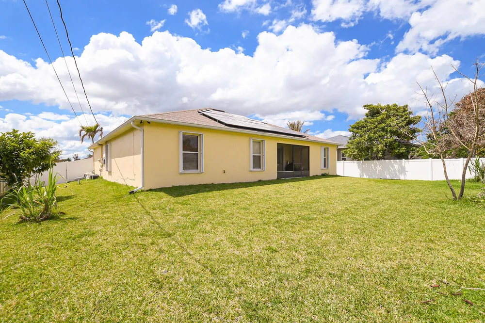 1961 SW Diamond St, Port St Lucie, FL 34953
