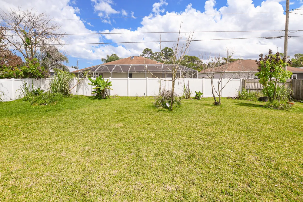 1961 SW Diamond St, Port St Lucie, FL 34953