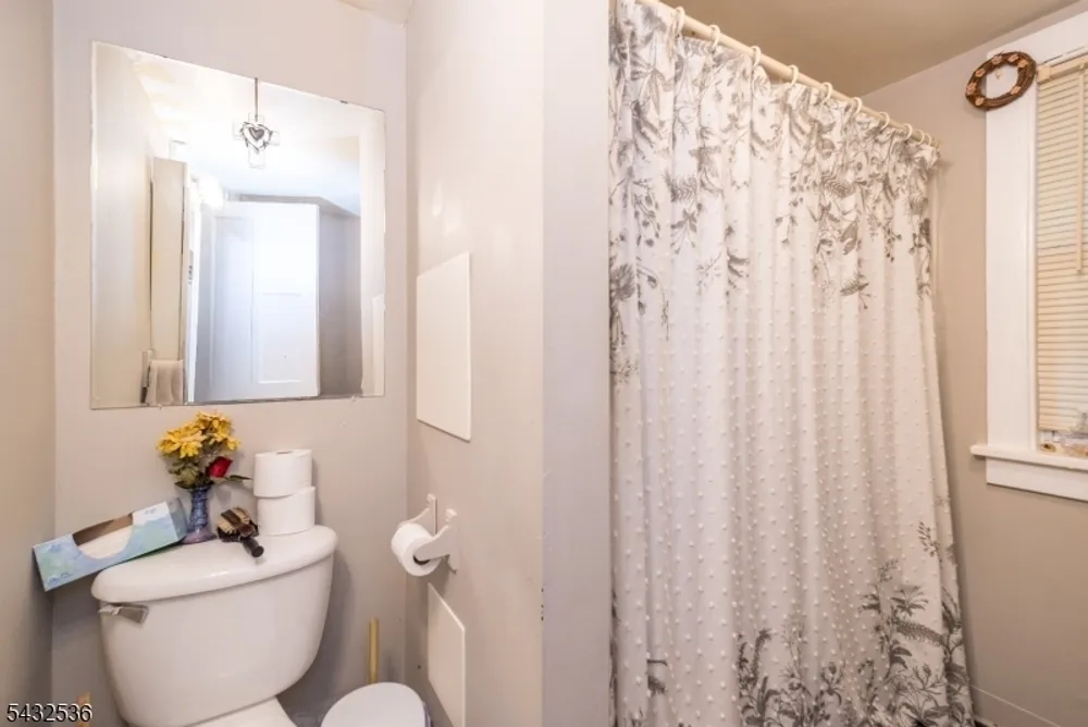 53 Wilson St, Phillipsburg, NJ 08865-3215