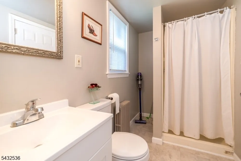 53 Wilson St, Phillipsburg, NJ 08865-3215