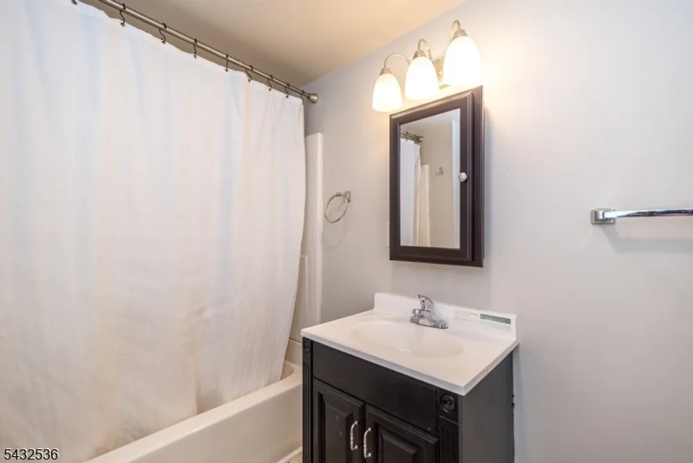 53 Wilson St, Phillipsburg, NJ 08865-3215