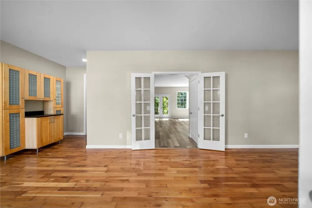 25401 Kanasket Dr, Black Diamond, WA 98010