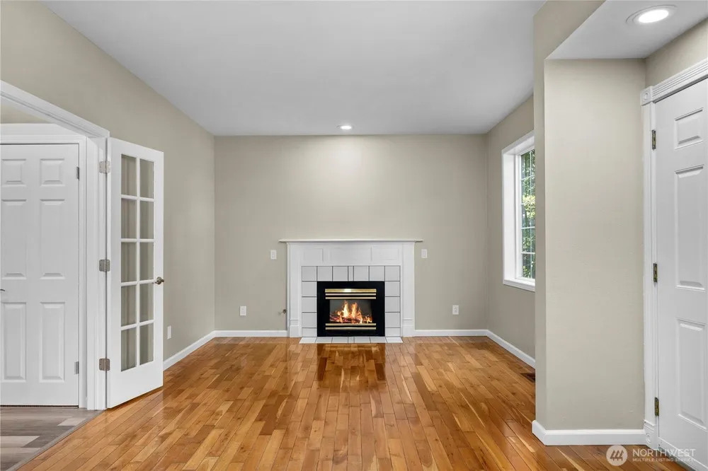 25401 Kanasket Dr, Black Diamond, WA 98010