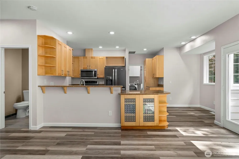 25401 Kanasket Dr, Black Diamond, WA 98010