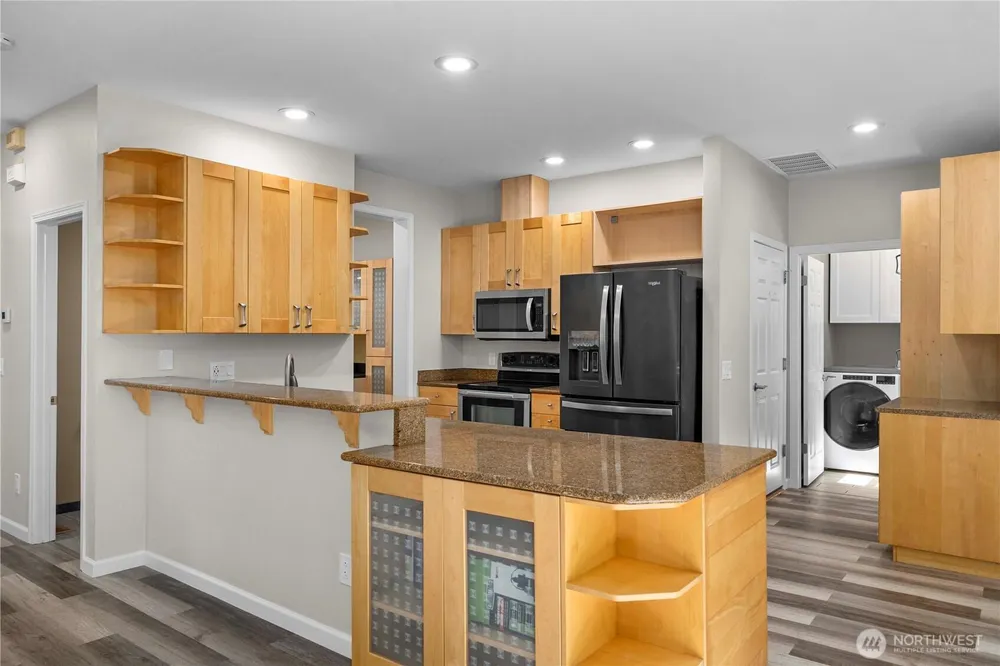 25401 Kanasket Dr, Black Diamond, WA 98010