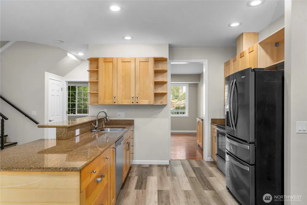 25401 Kanasket Dr, Black Diamond, WA 98010